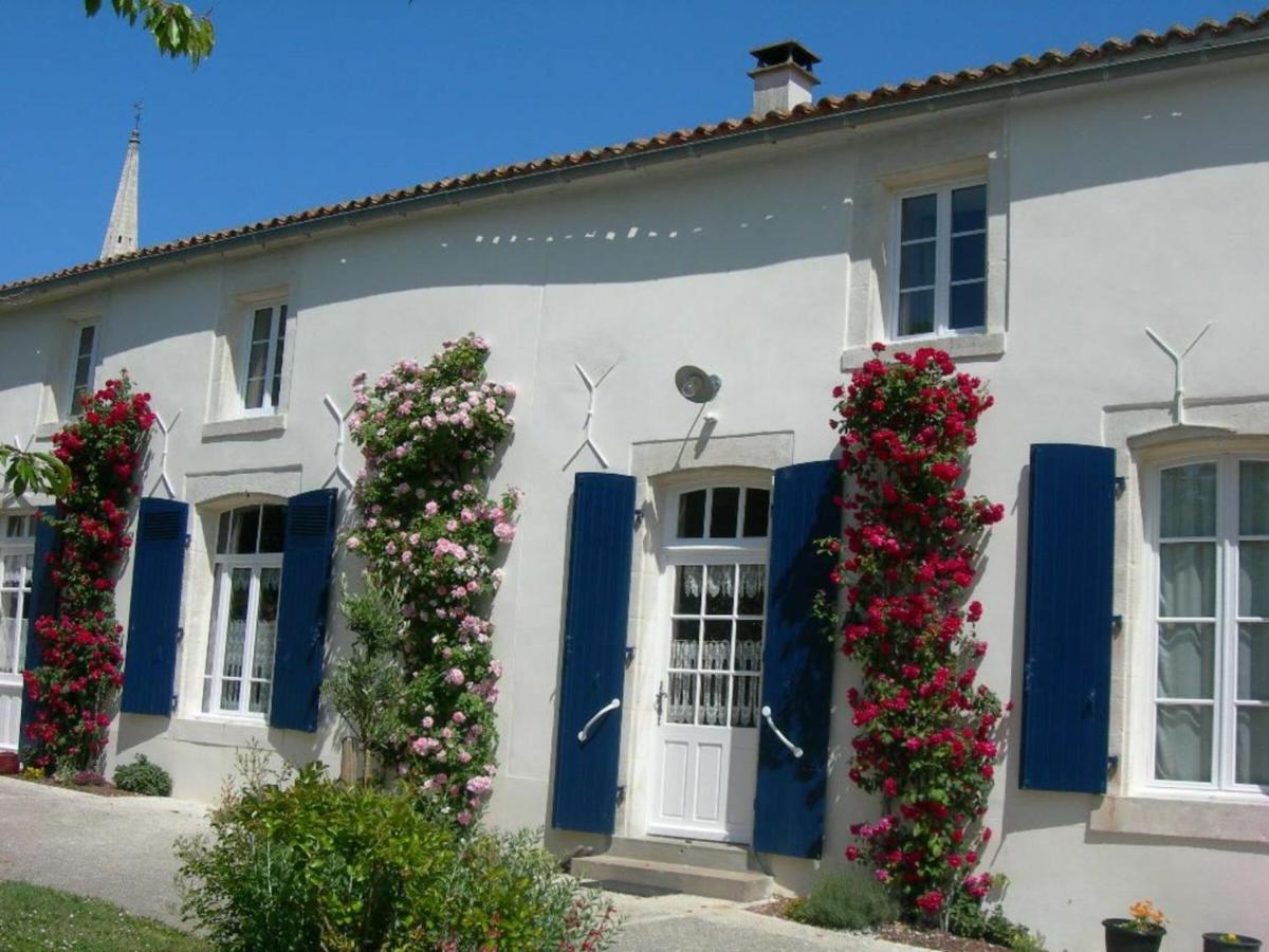 Maison Au Coeur Du Marais Poitevin Avec Barques, Canoes, Pedalo Et Velos Включены - Fr-1-426-147 Villa Damvix Exterior photo