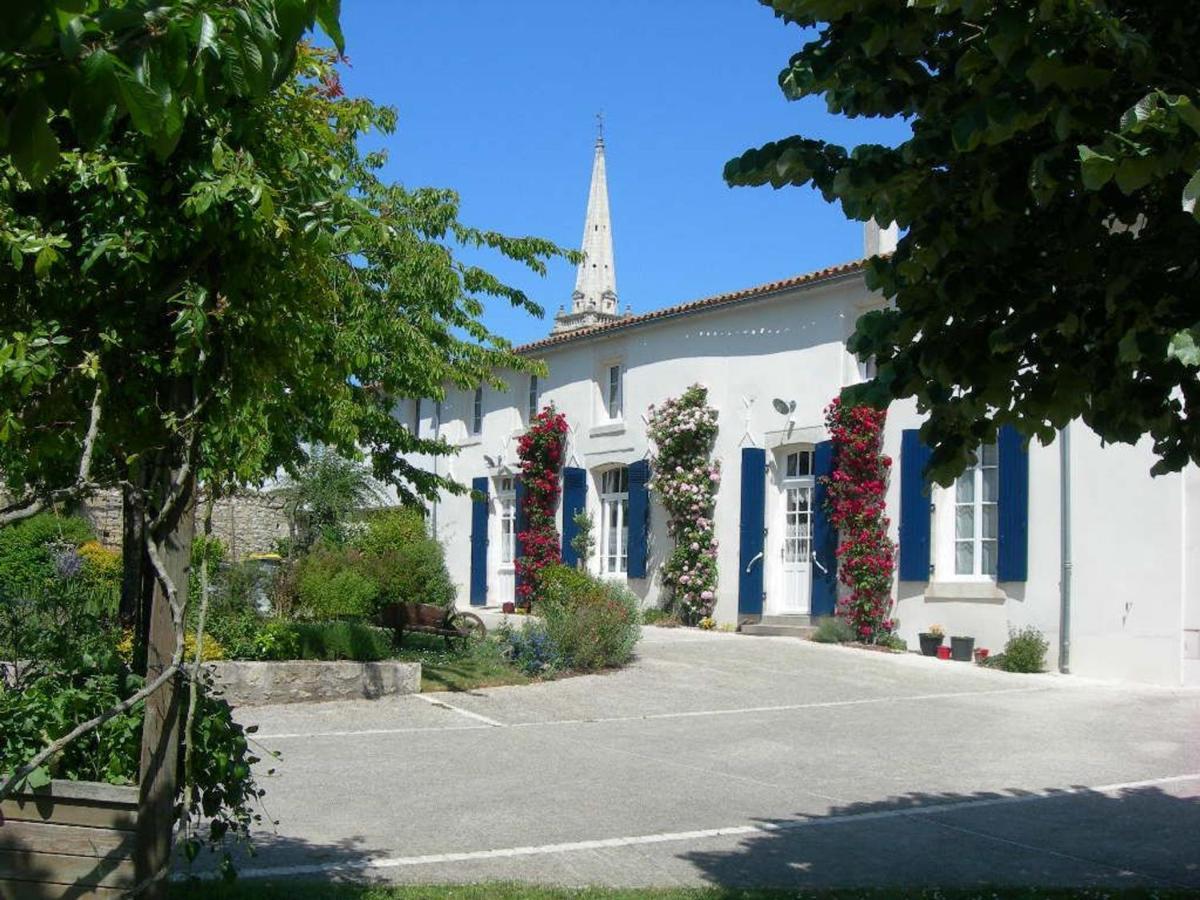 Maison Au Coeur Du Marais Poitevin Avec Barques, Canoes, Pedalo Et Velos Включены - Fr-1-426-147 Villa Damvix Exterior photo