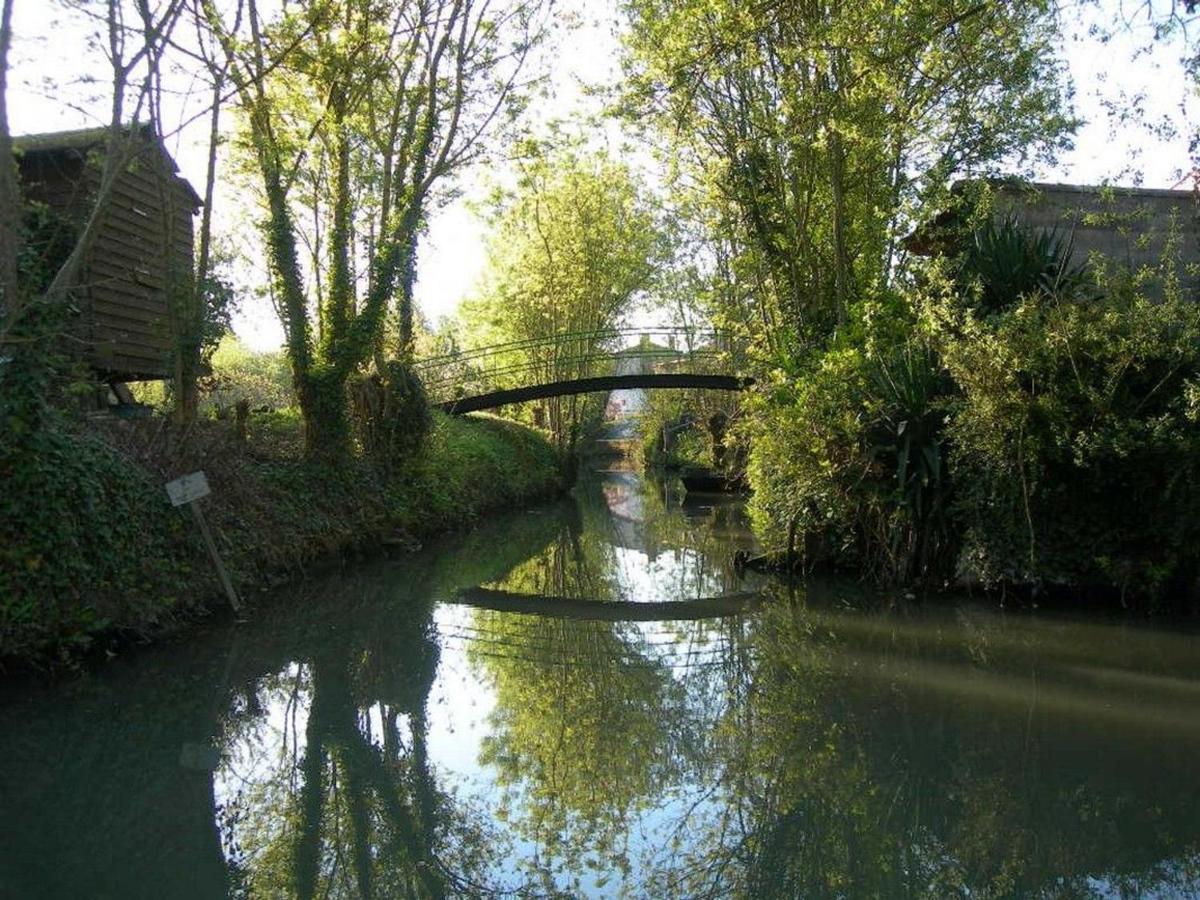 Maison Au Coeur Du Marais Poitevin Avec Barques, Canoes, Pedalo Et Velos Включены - Fr-1-426-147 Villa Damvix Exterior photo